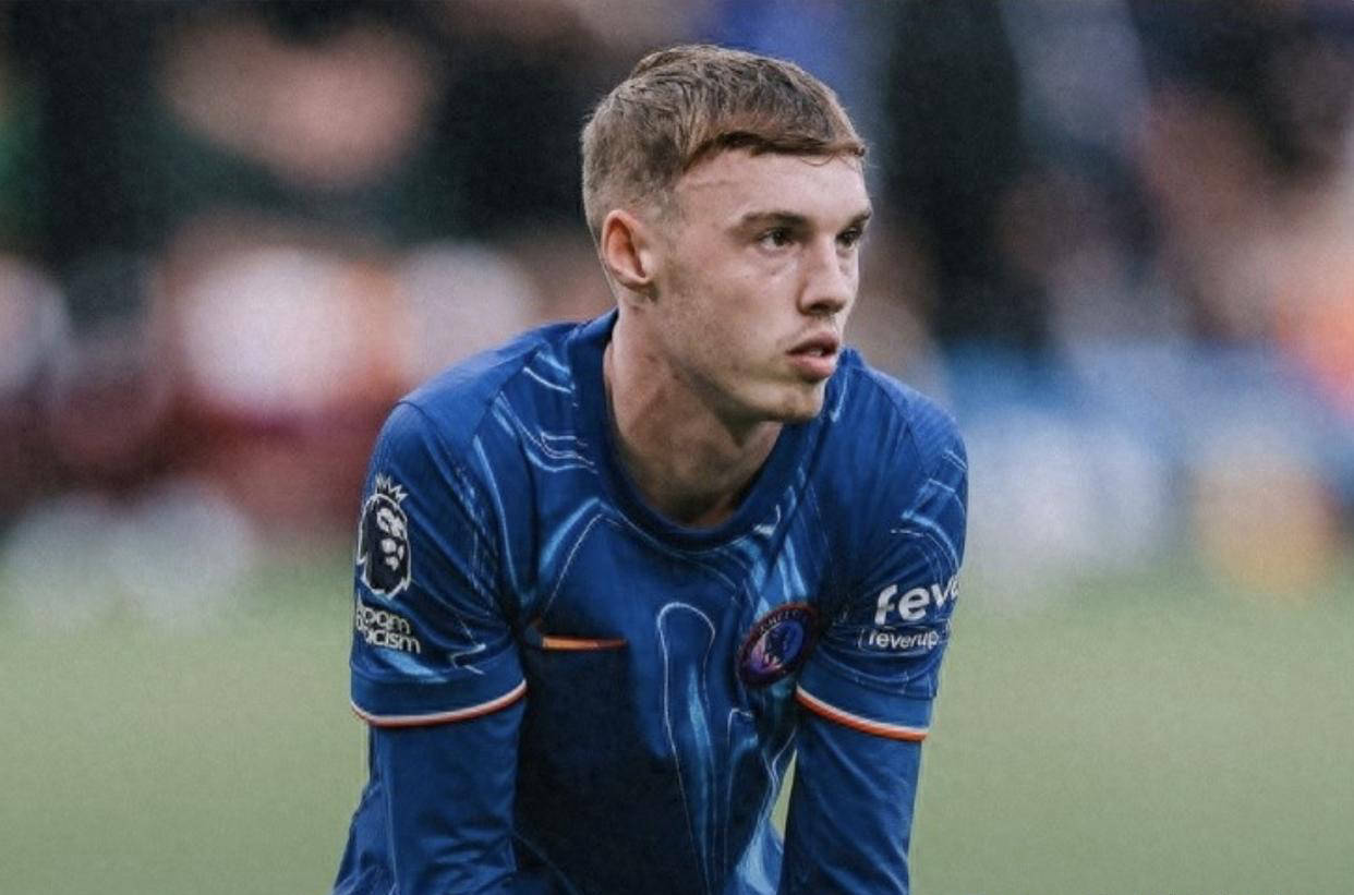 中甲冠军辽宁铁人队在沈阳故宫拍全家福：致敬历史，开启未来